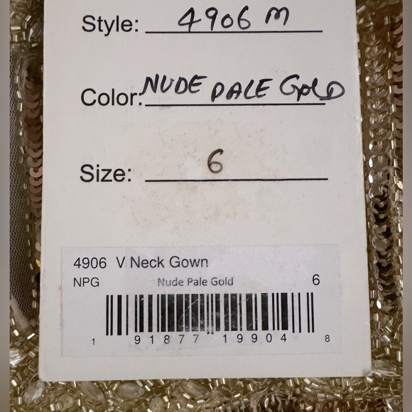 *NEW WITH TAGS* MAC DUGGAL Nude Pale Gold Sequin Beaded Stripe Deep V-neck Gown - Picture 17 of 17